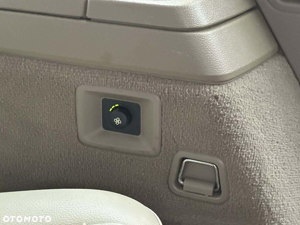 Volvo XC 90 3.2 AWD Geartonic Summum - 32