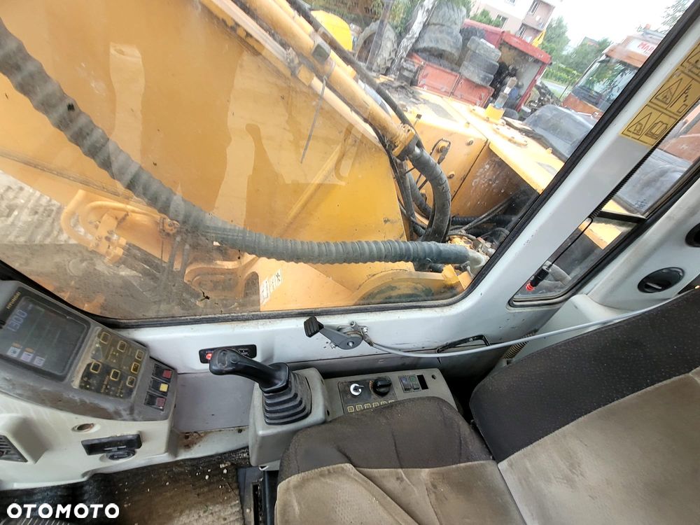 Hyundai 250LC-7 - 20
