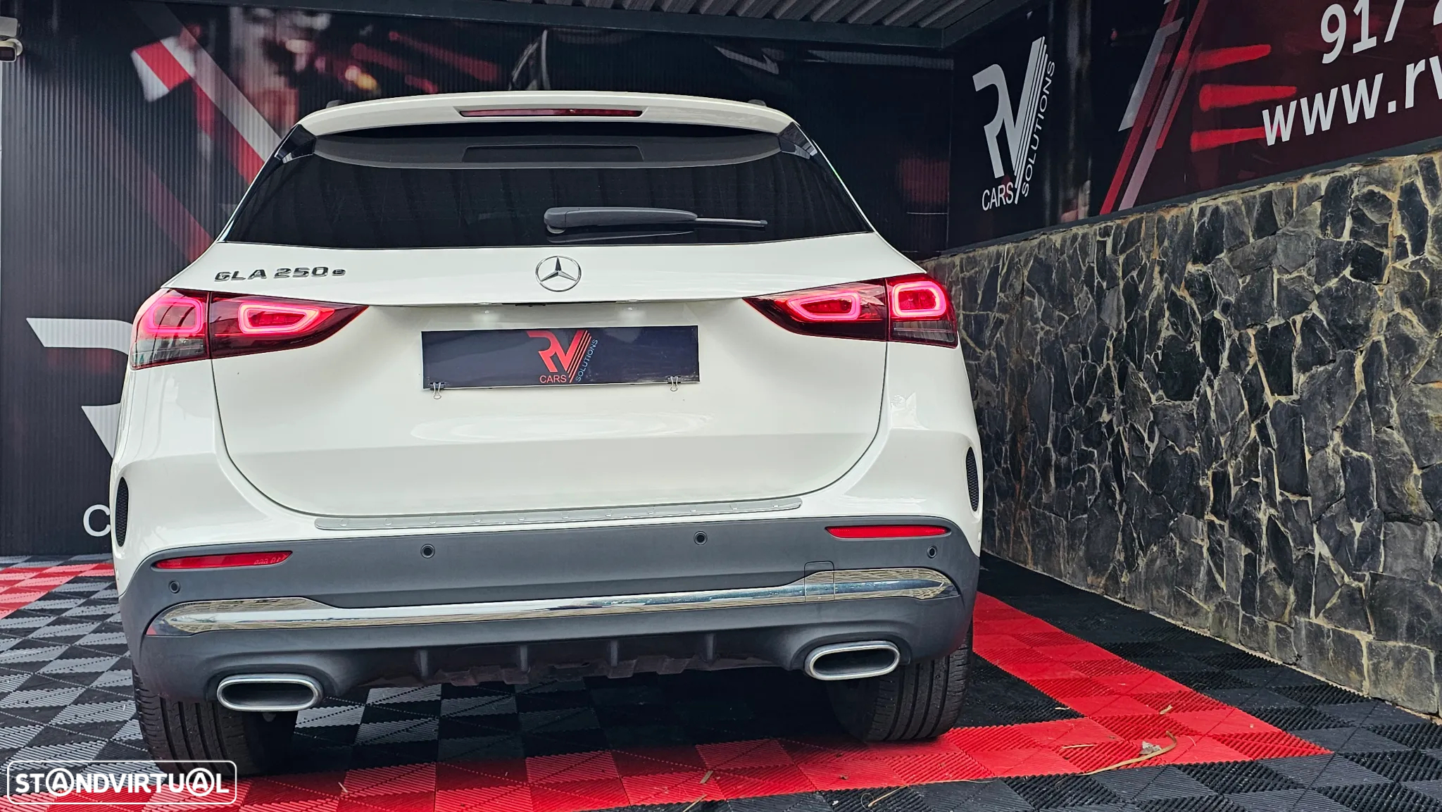 Mercedes-Benz GLA 250 e AMG Line - 2