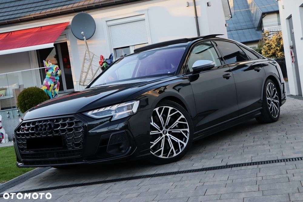 Audi S8 - 2