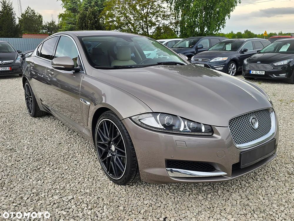 Jaguar XF 2.2 D Premium Luxury - 4