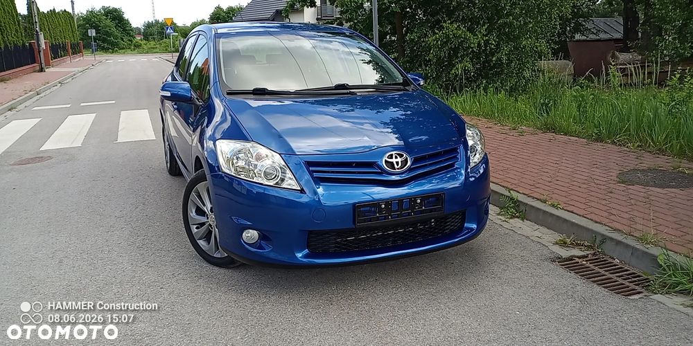 Toyota Auris 1.8 Premium - 2