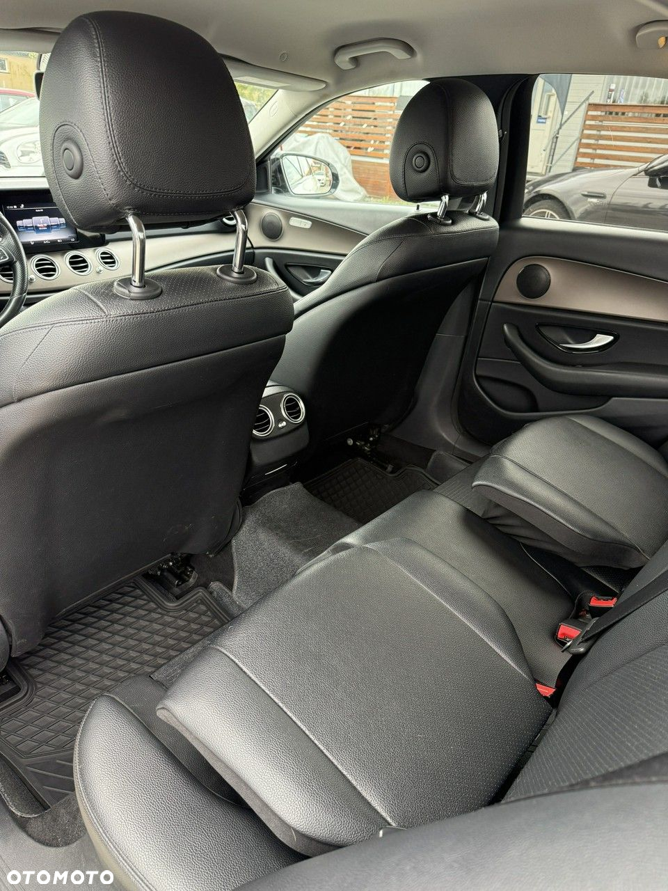 Mercedes-Benz Klasa E 200 d 9G-TRONIC - 16