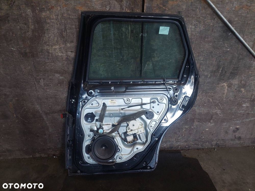 DRZWI KOMPLETNE PRAWY TYŁ VOLVO V50 I - 6
