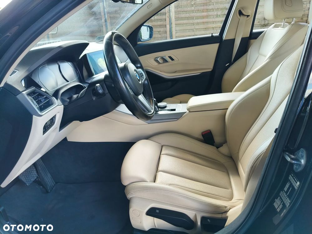 BMW Seria 3 318i - 9