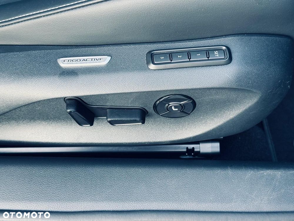 Volkswagen Passat - 19