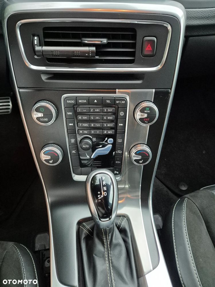 Volvo V60 D4 Drive-E R-Design Momentum - 25