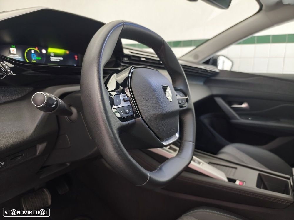 Peugeot 408 1.6 Hybrid Allure e-EAT8 - 18