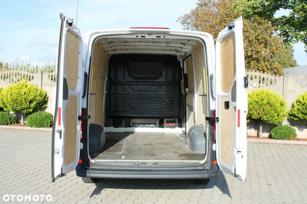 Volkswagen Crafter - 32