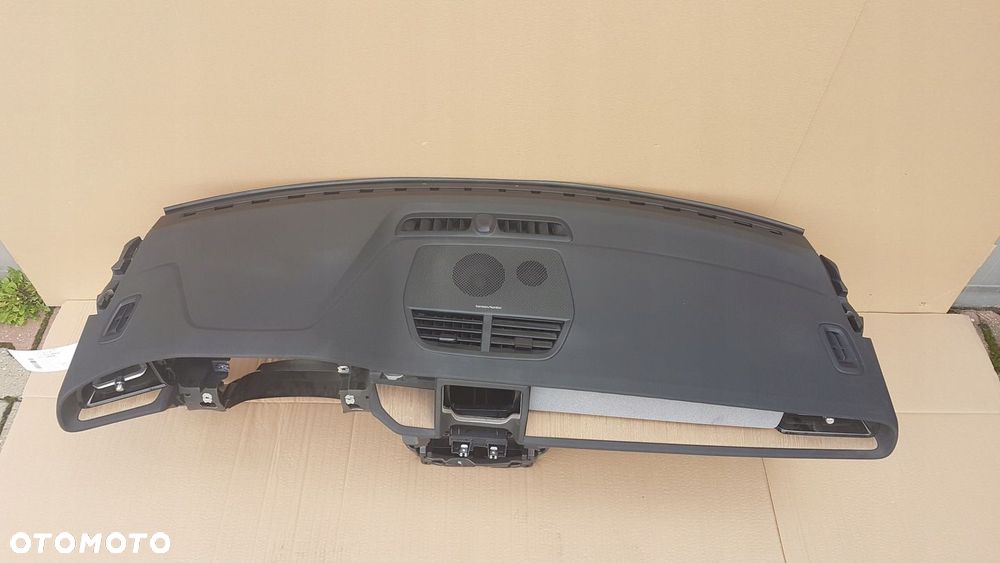 KONSOLA DESKA ROZDZIELCZA POLESTAR 2 ORYGINAŁ - 11