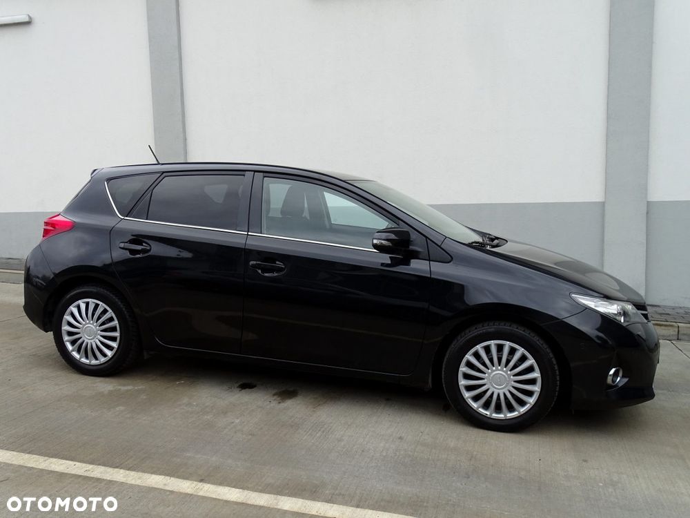 Toyota Auris 1.6 Executive - 4