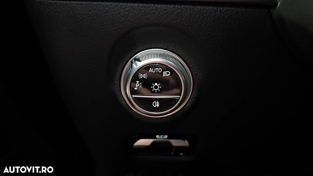 Mercedes-Benz C 300 e 9G-TRONIC AMG Line - 24