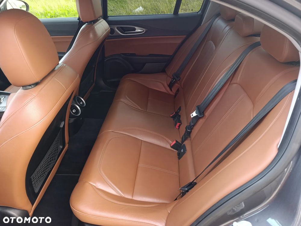 Alfa Romeo Giulia 2.2 Super - 38