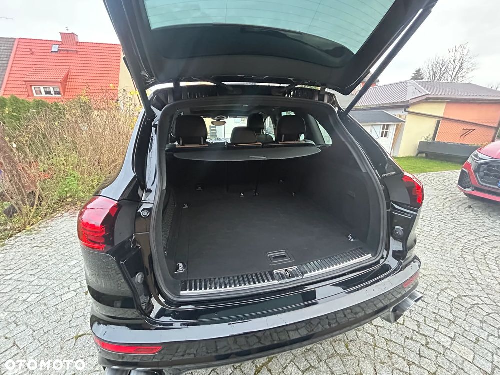 Porsche Cayenne Platinum Edition - 17