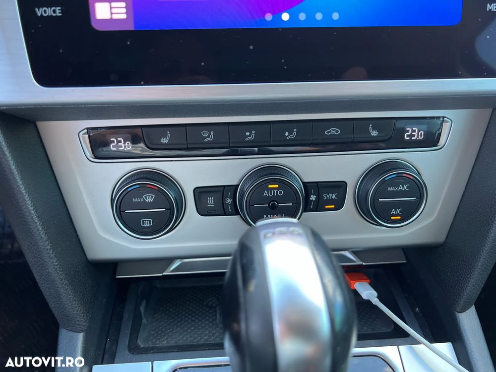 Volkswagen Passat 2.0 TDI SCR 4Motion DSG Highline - 10