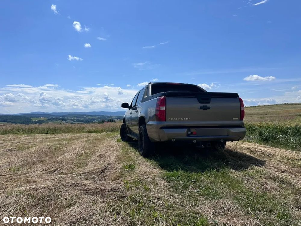 Chevrolet Avalanche - 2