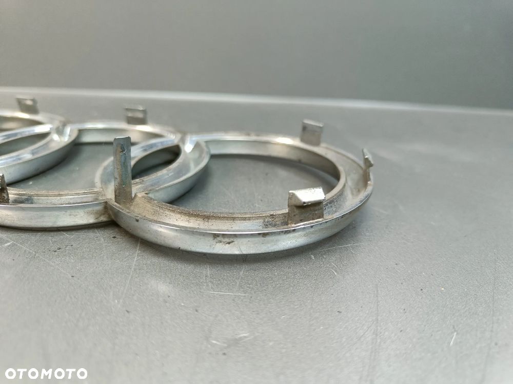 Znaczek Logo Grilla Audi Q5 8R Emblemat 8R0853651 - 13