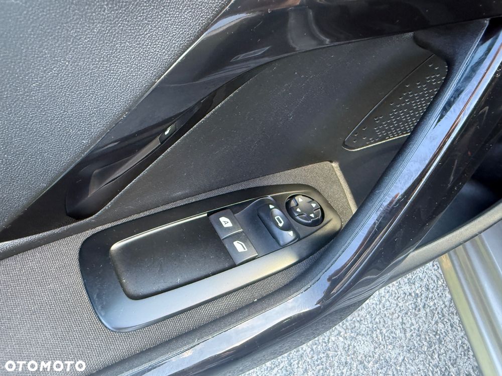 Peugeot 208 95 VTI Allure - 14