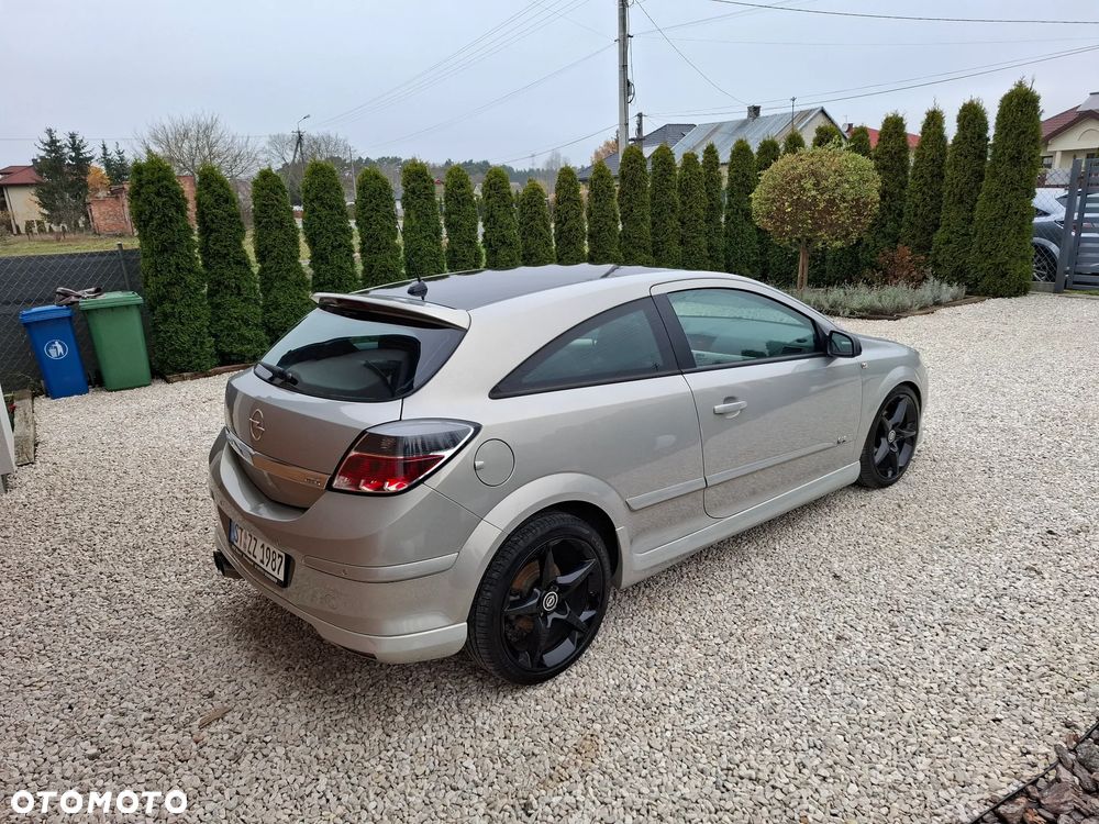 Opel Astra GTC 1.6 Sport - 11