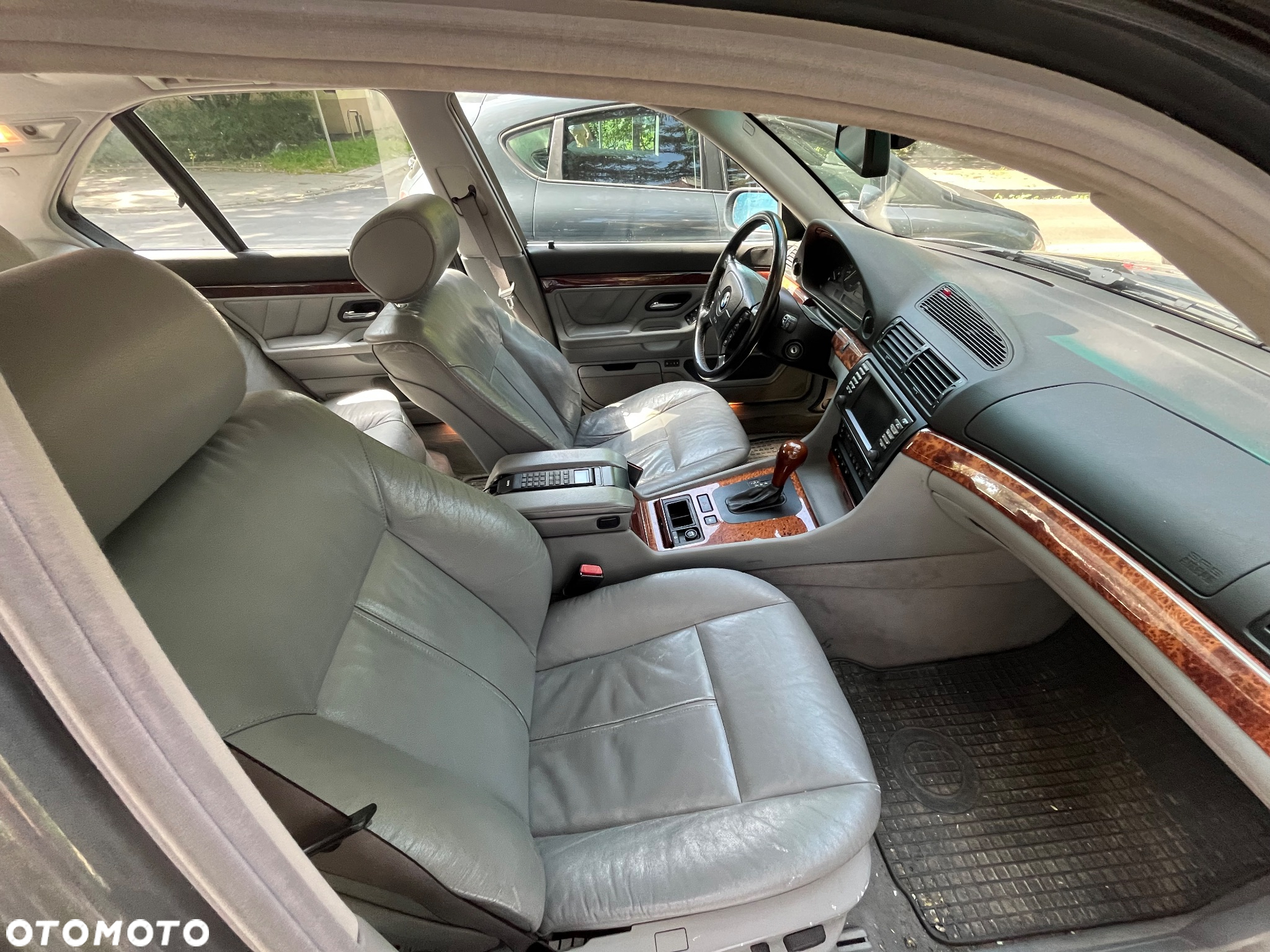BMW Seria 7 728i L - 7
