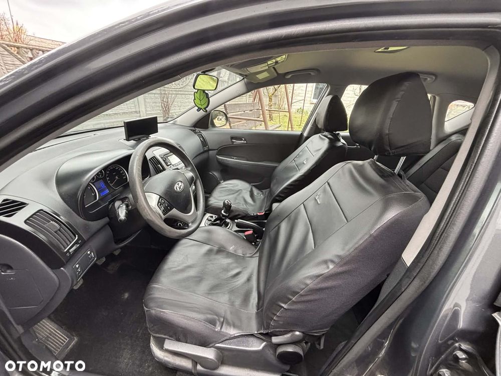 Hyundai i30 1.6 CRDi Classic + - 17