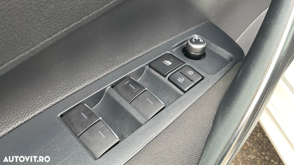 Toyota Corolla 1.8 HSD Dynamic - 19