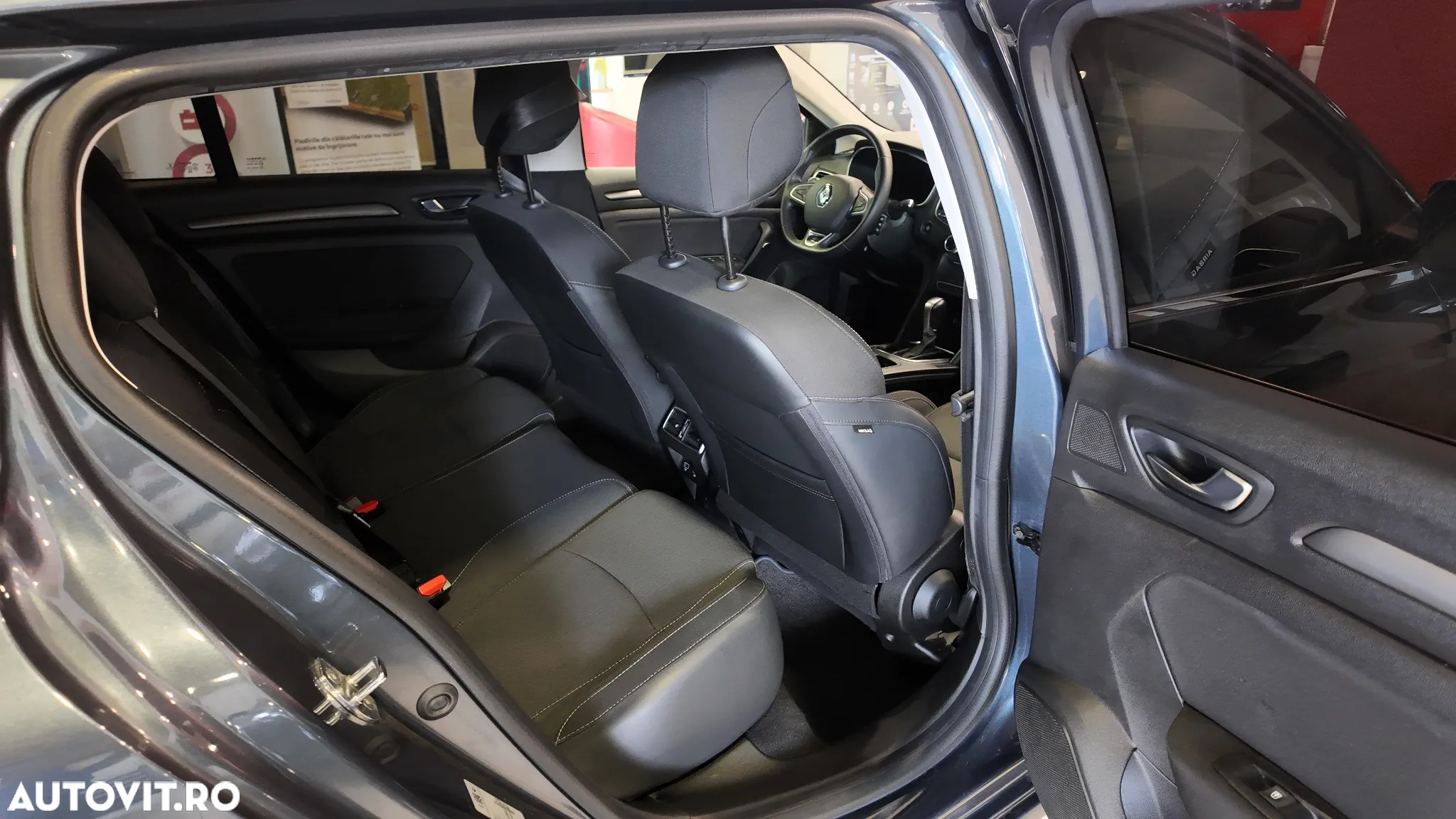 Renault Megane E-TECH Plug-in 160 BUSINESS EDITION - 32
