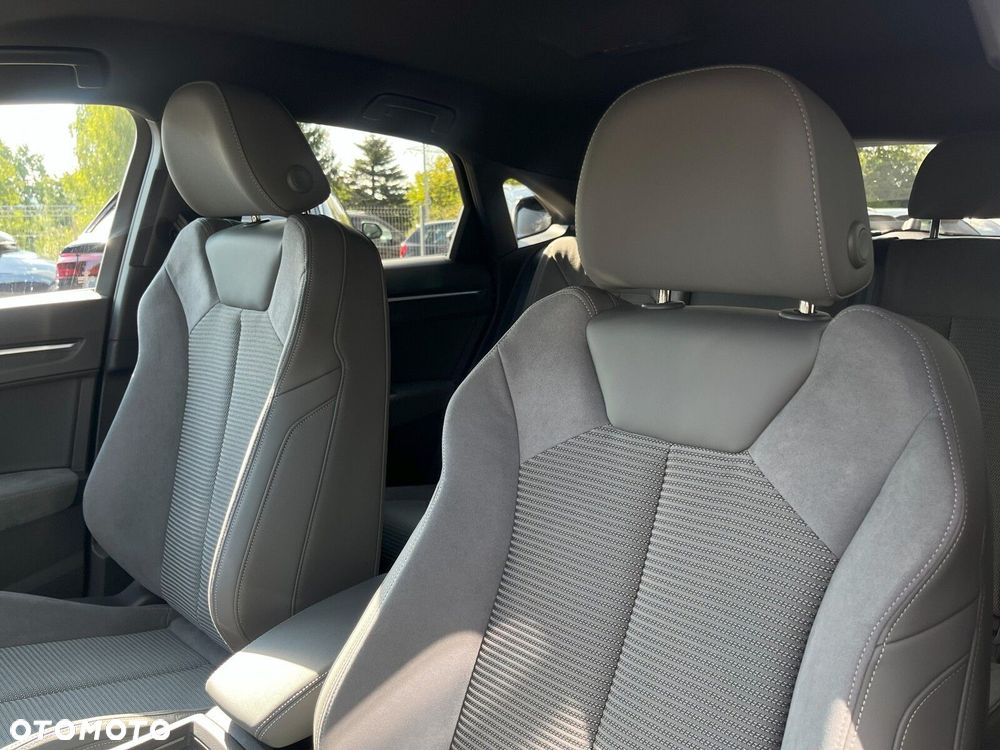Audi Q3 Sportback - 11