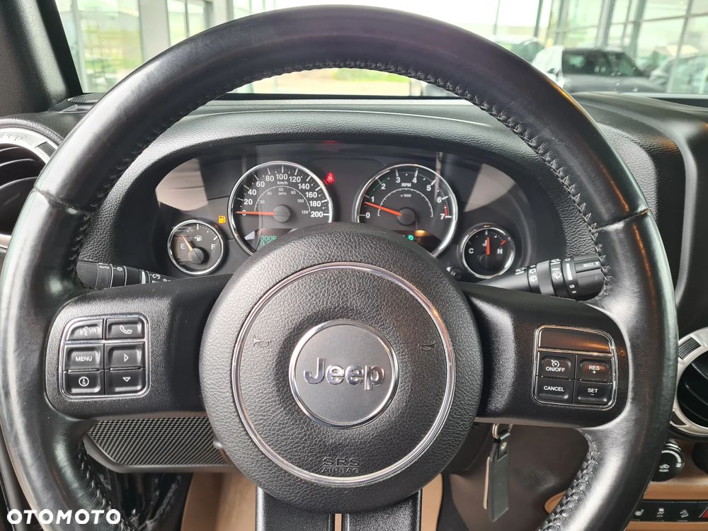 Jeep Wrangler 3.6 Unlim Sahara - 20