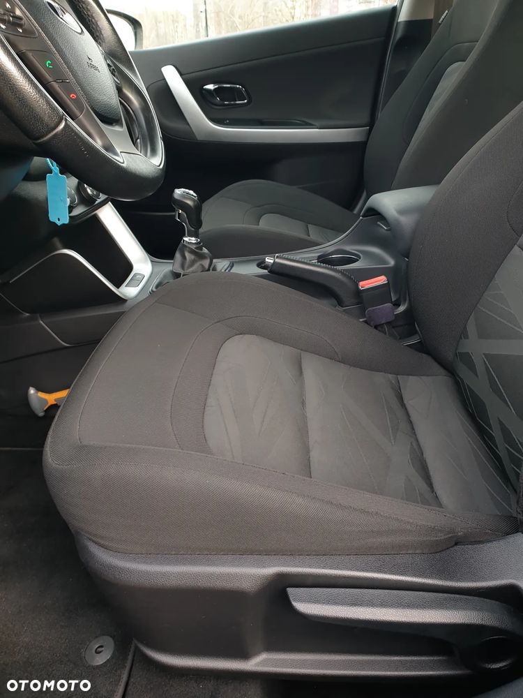 Kia Ceed 1.6 GDI Platinum Edition - 23