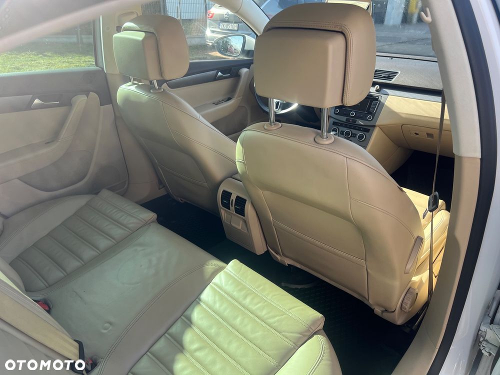 Volkswagen Passat 2.0 TDI BlueMotion Technology Highline - 26