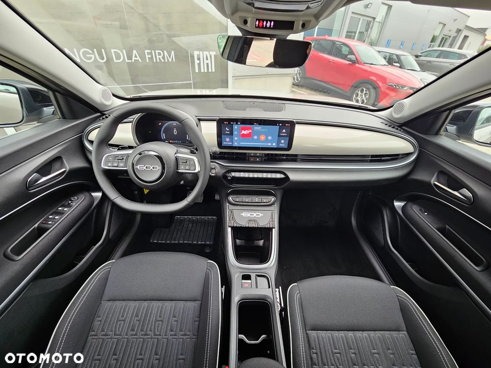Fiat 600 1.2 Turbo Hybrid eDCT - 7