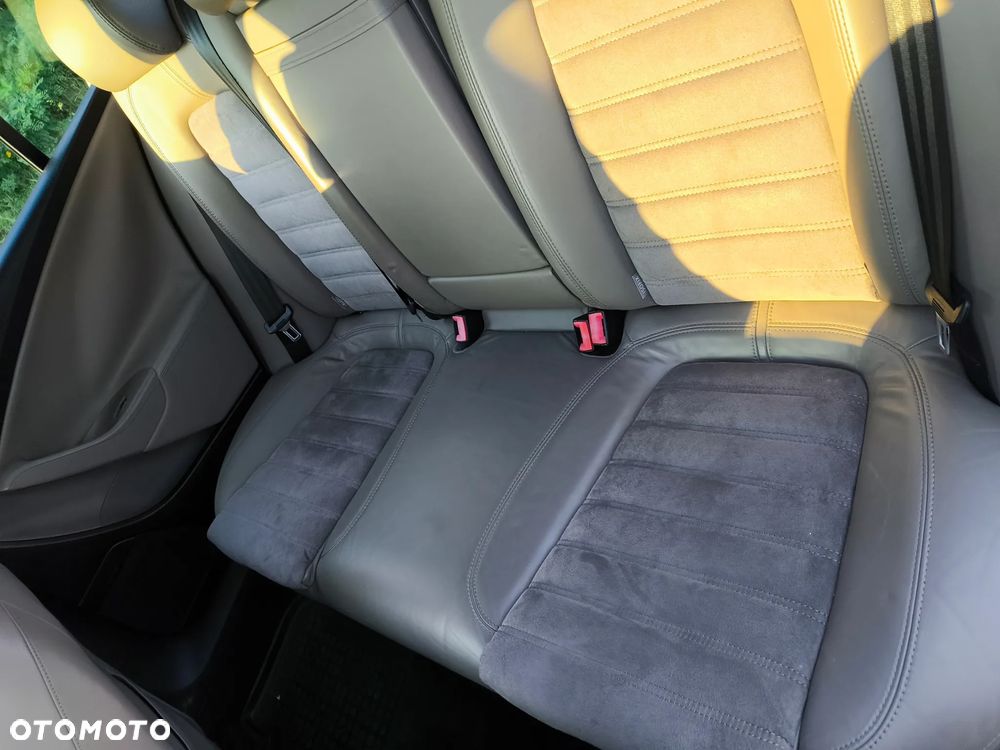 Volkswagen Passat 2.0 FSI Highline - 15