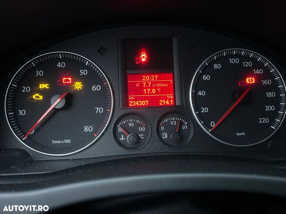 Volkswagen Golf Plus - 11