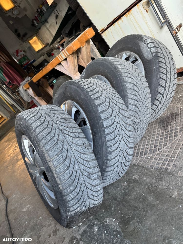 Volkswagen Tiguan 2.0 TDI 4Motion DSG Sport & Style - 8