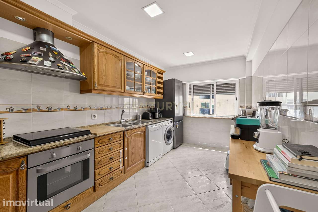 T3 Remodelado em Belas| O equilíbrio perfeito entre conforto, tranquil - Grande imagem: 3/29