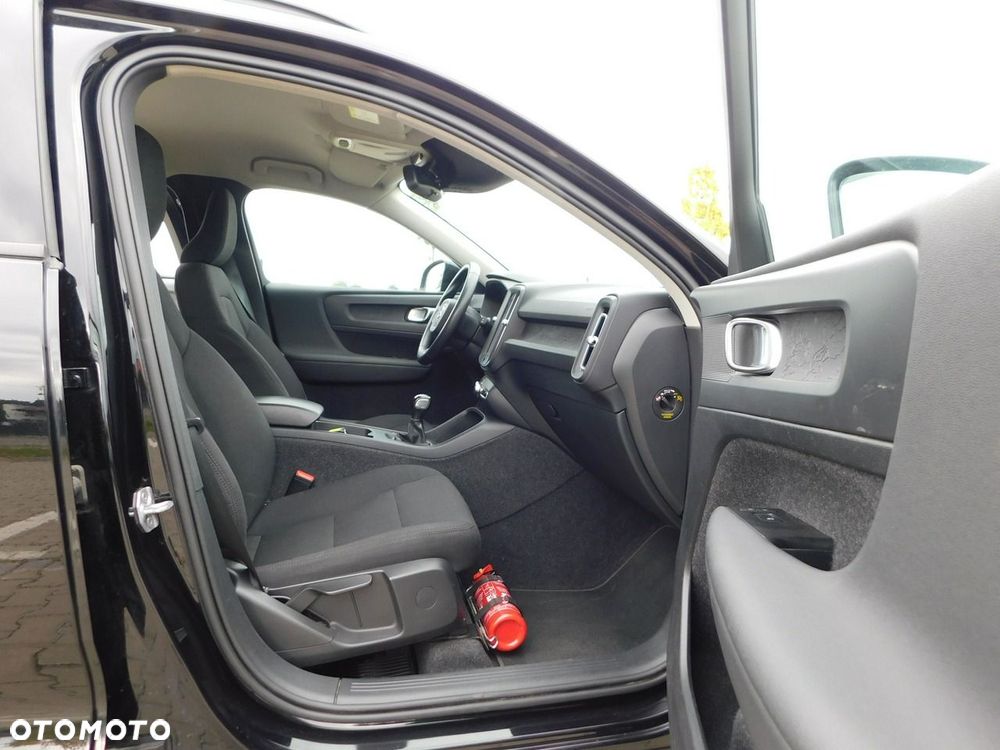 Volvo XC 40 T3 Momentum - 9