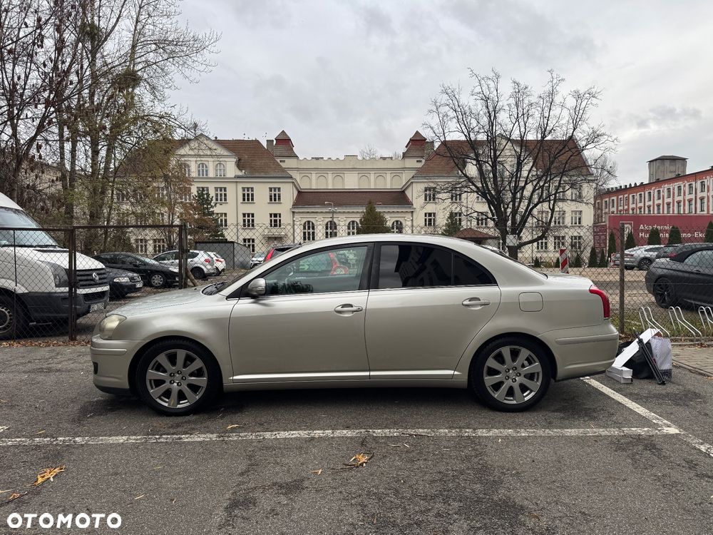 Toyota Avensis - 5