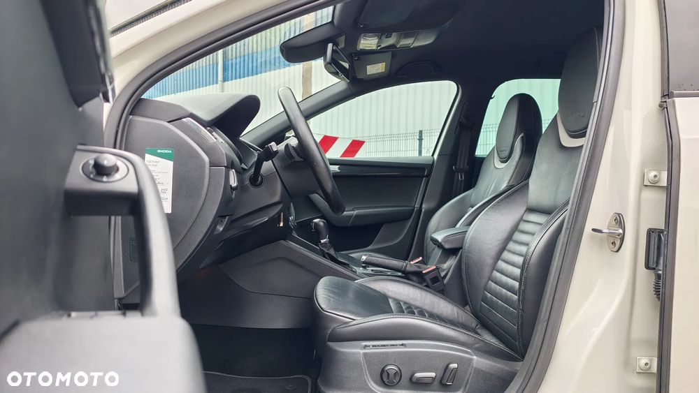 Skoda Octavia 2.0 TDI DSG RS - 5