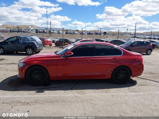 BMW Seria 3 330i Edition Luxury Line Purity - 15