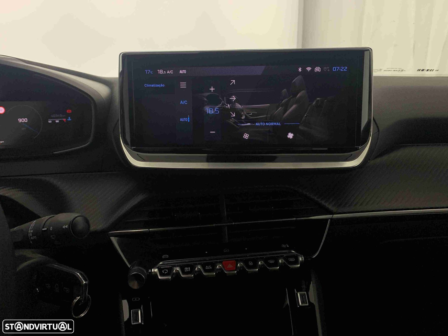 Peugeot 2008 1.2 PureTech Allure EAT8 - 11