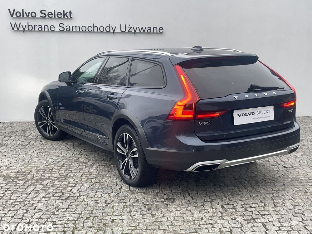 Volvo V90 Cross Country - 8