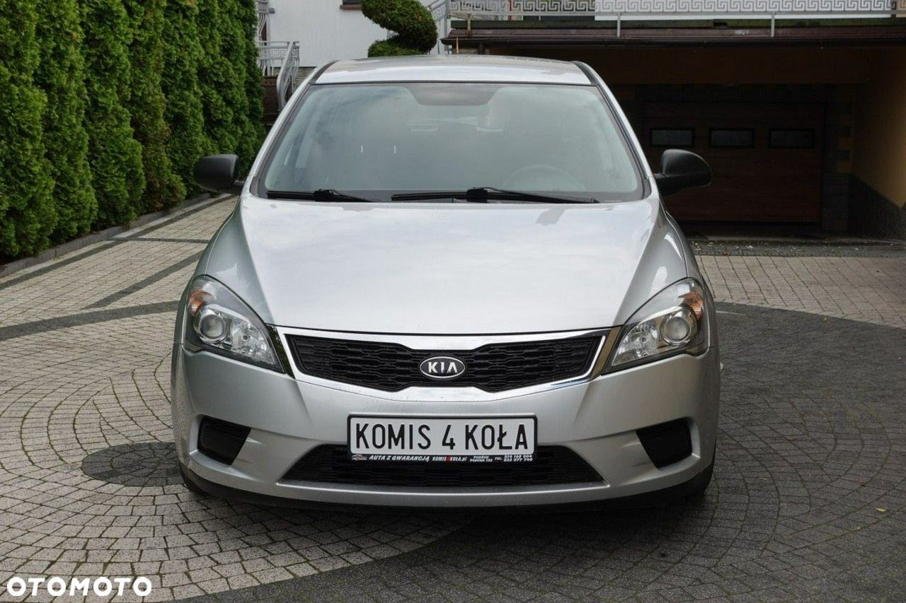 Kia Ceed - 9