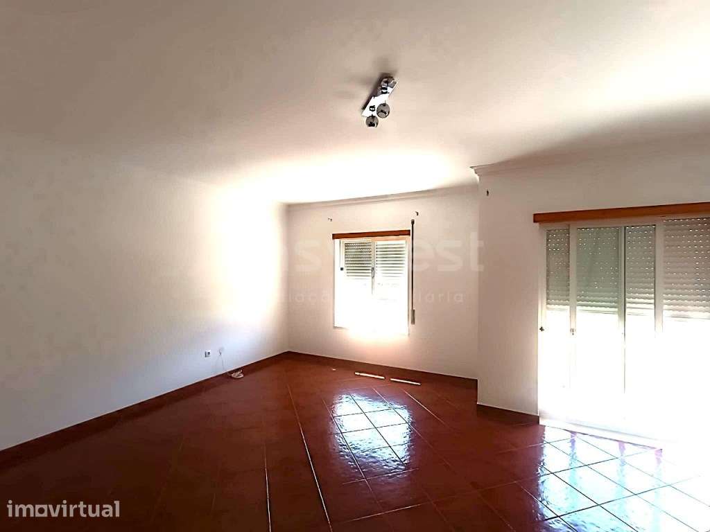 Apartamento T3 com arrecadação . Muito luminoso - Grande imagem: 2/29