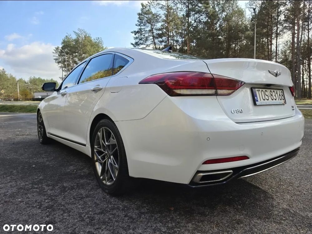Hyundai Genesis 3.8 V6 GDI - 11