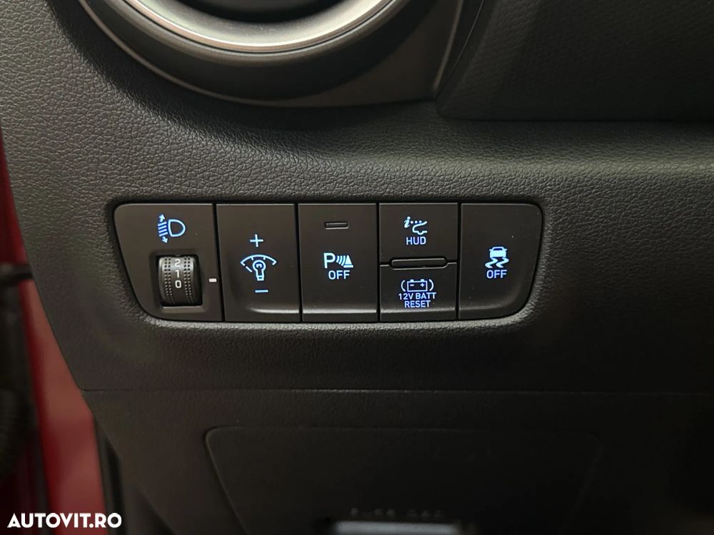 Hyundai KONA - 15