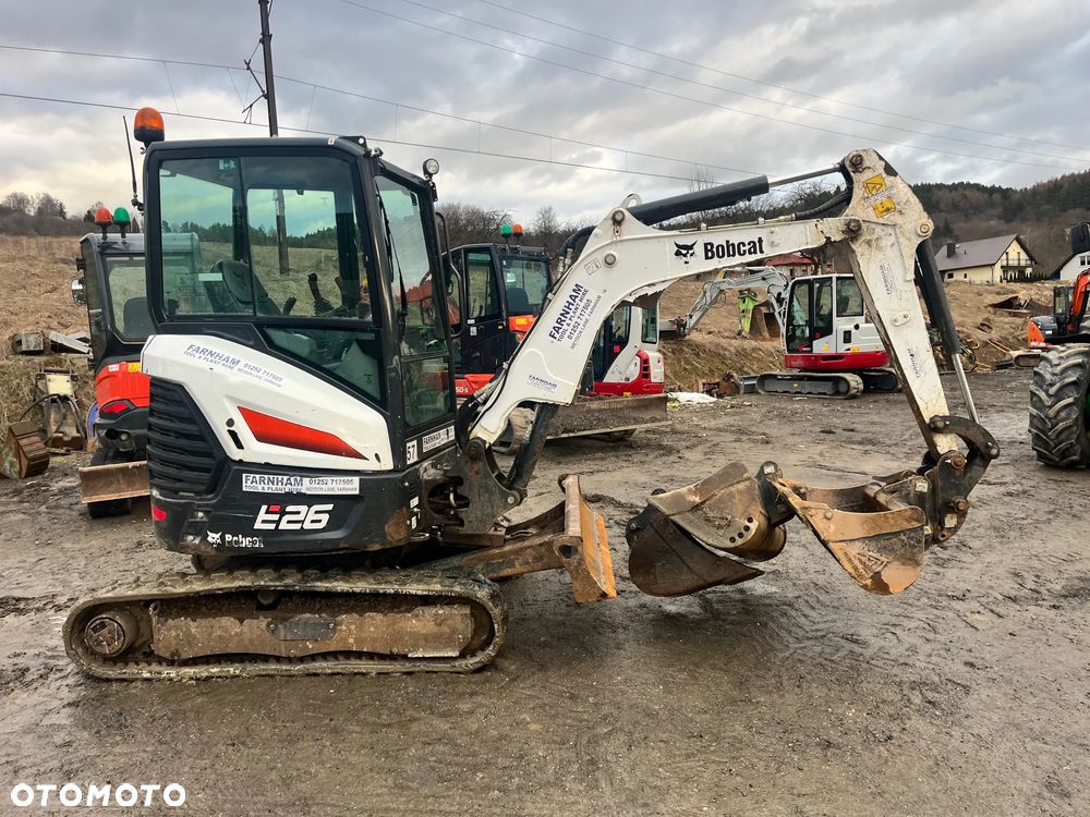 Bobcat E26 - 1