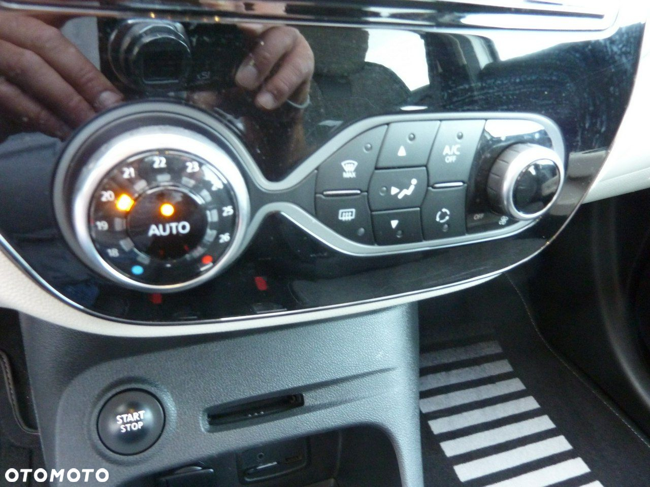 Renault Captur - 23