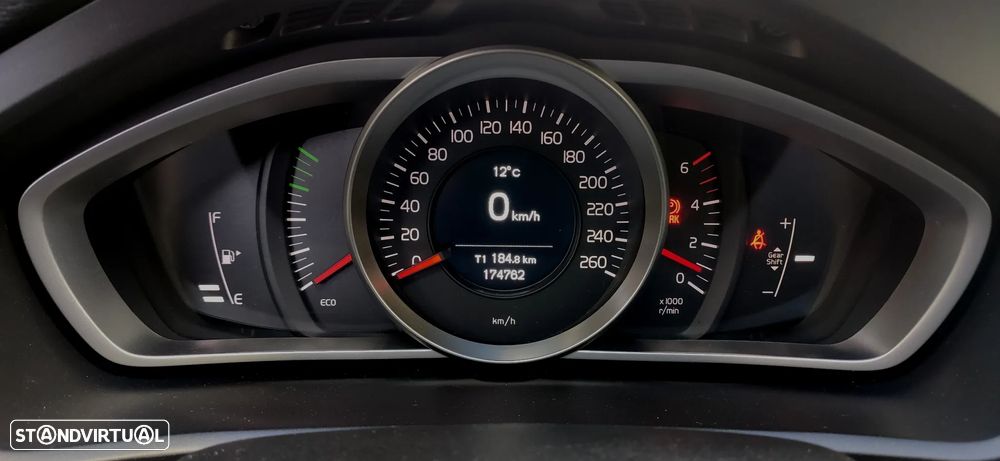 Volvo V40 Cross Country 2.0 D3 - 12