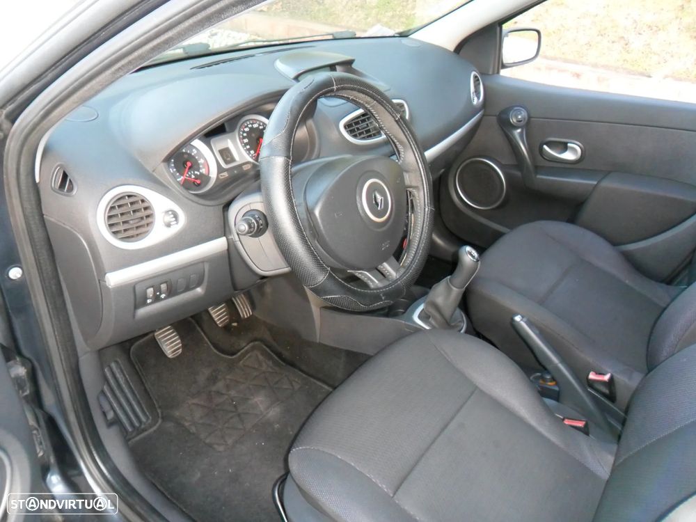 Renault Clio 1.2 16V Dynamique Luxe - 23